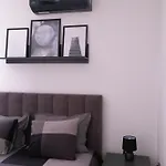 Radeshi House