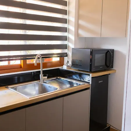 Radeshi House Apartmán