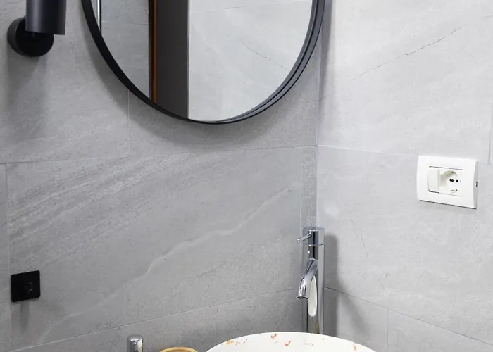 Lejlighed Radeshi House *