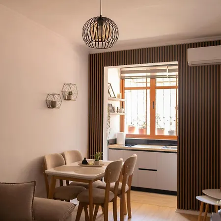 Apartment Radeshi House *